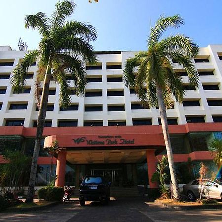Wattana Park Hotel Trang Kültér fotó