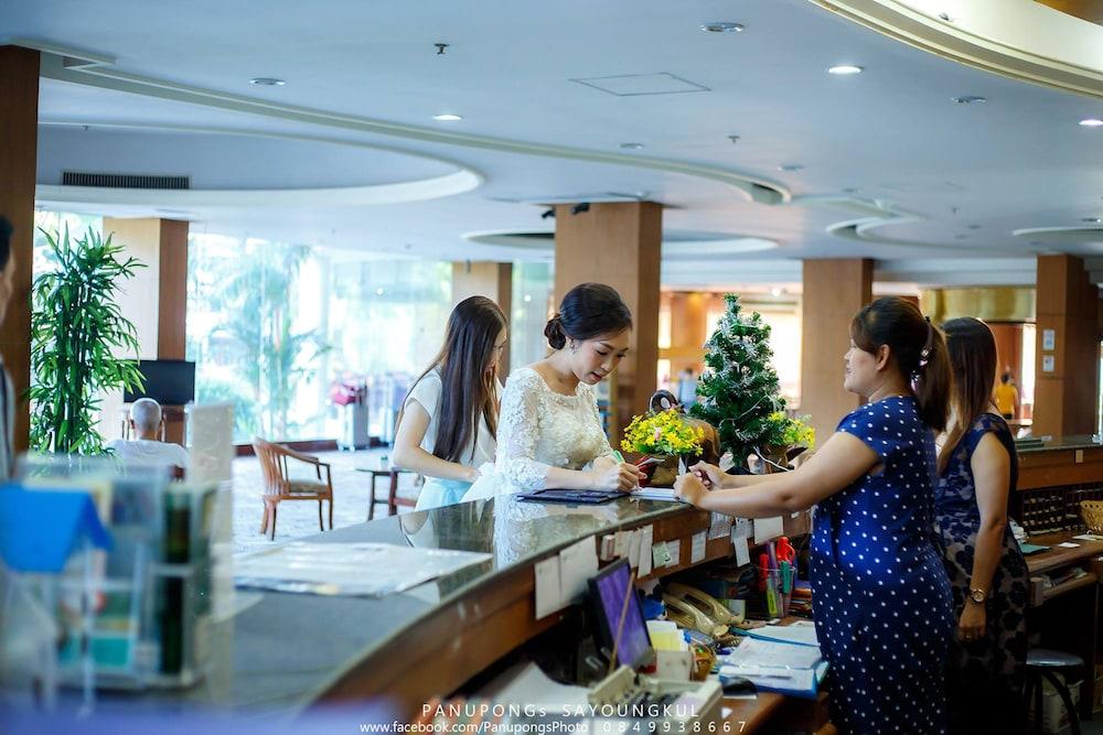 Wattana Park Hotel Trang Kültér fotó