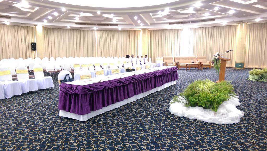 Wattana Park Hotel Trang Kültér fotó