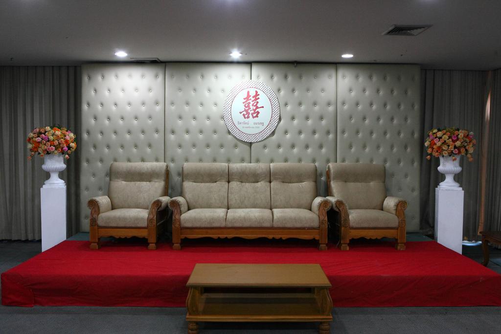 Wattana Park Hotel Trang Kültér fotó