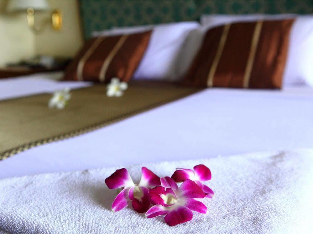 Wattana Park Hotel Trang Kültér fotó